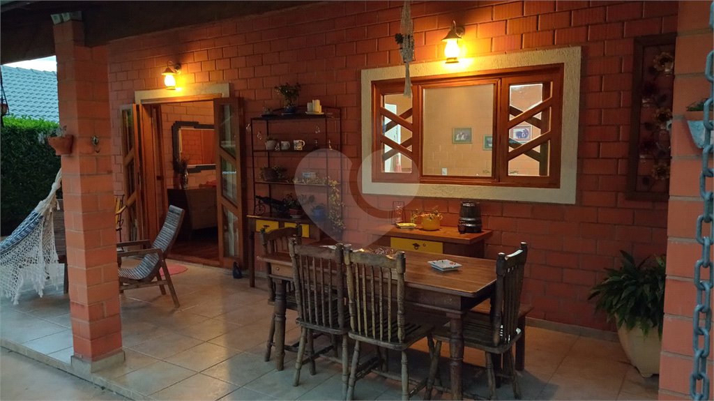 Casa à venda ou para alugar com 3 quartos, sendo 1 suíte, no condomínio Paysage Noble, Vargem Grande Paulista - SP