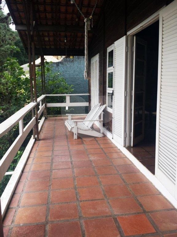 Casa à venda ou para alugar com 4 quartos, sendo 1 suíte, no condomínio Estrada Armando Barbosa ,6300, Mairiporã - SP