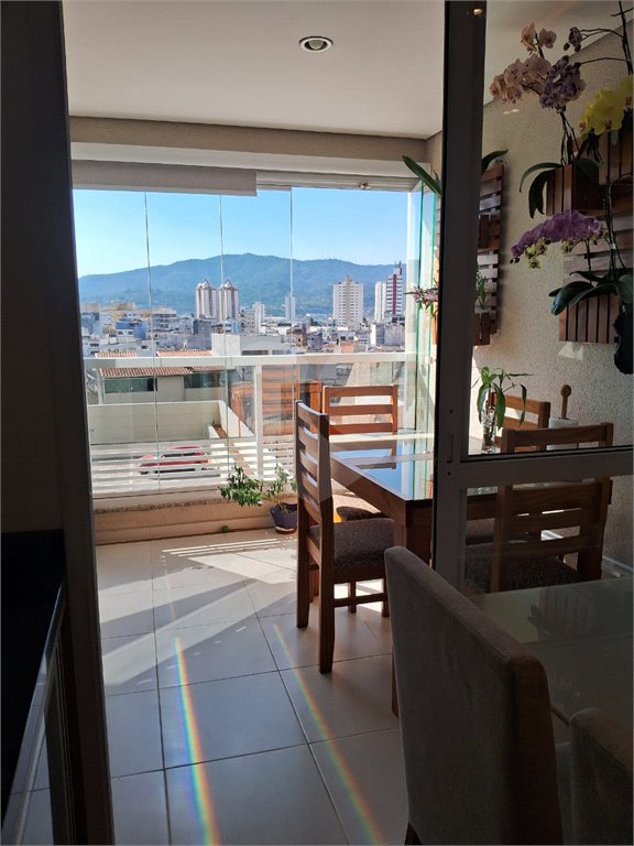 Apartamento à venda com 2 quartos, sendo 1 suíte,  no Centro, Mogi das Cruzes, SP