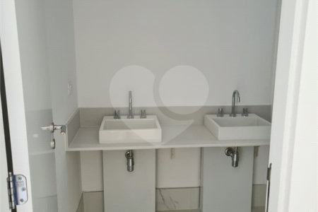 Apartamento à venda com 3 suítes em Vila Clementino, São Paulo, SP