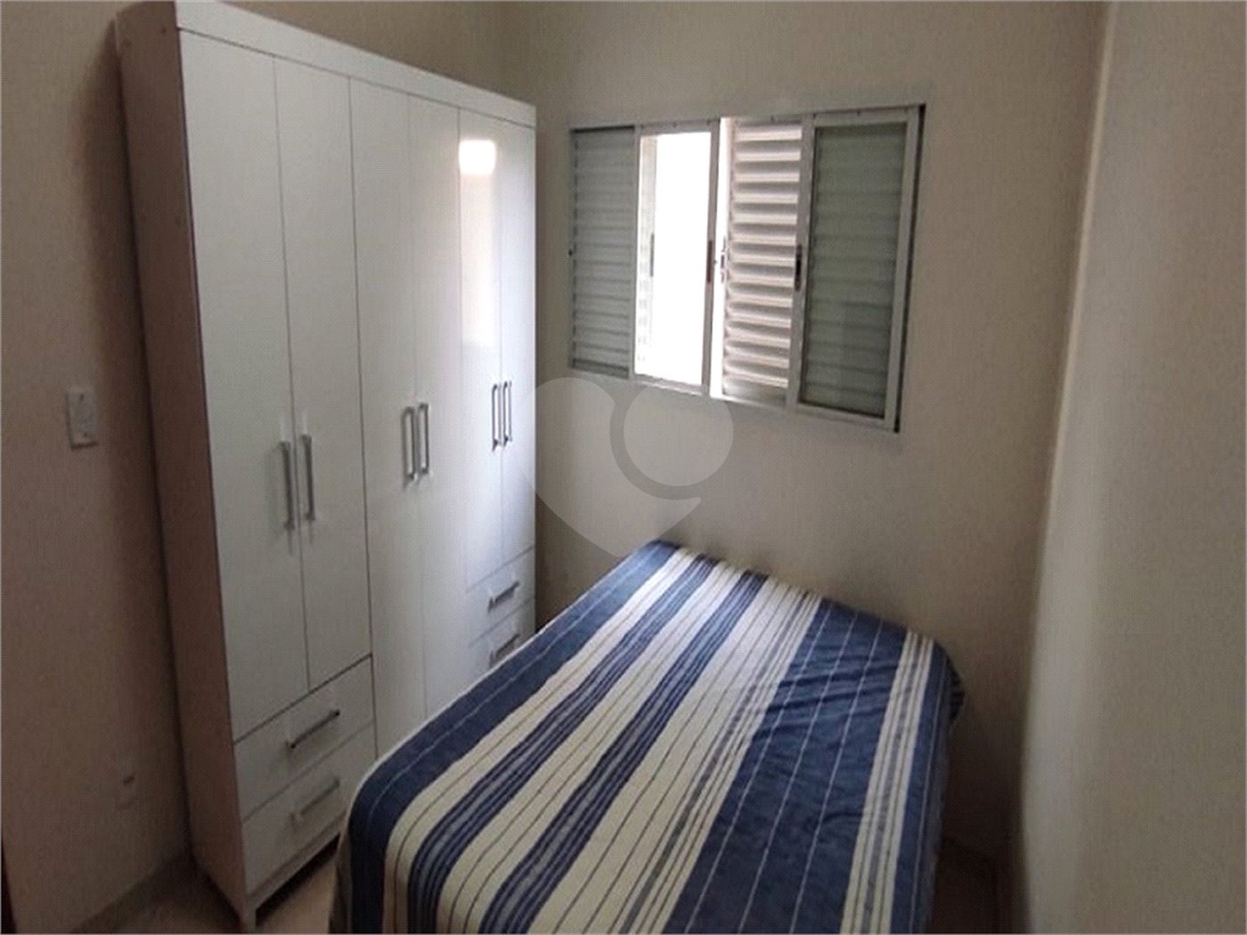 Casa à venda com 4 quartos, sendo 2 suítes, no condomínio Residencial Villa dos Inglezes, Sorocaba - SP