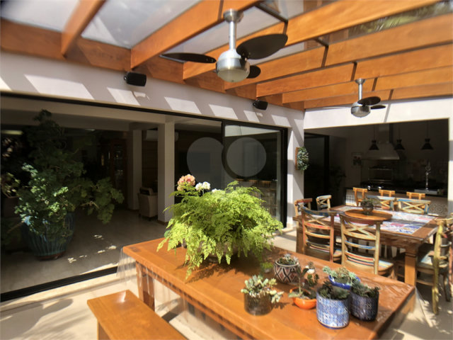 Casa à venda com 4 suítes no condomínio Residencial Floresta, São Paulo - SP