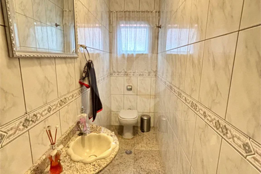 Casa à venda com 4 quartos, sendo 3 suítes, no condomínio Tremembé, São Paulo - SP
