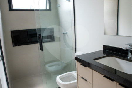 Casa à venda com 3 suítes em Vila Santista, Atibaia, SP