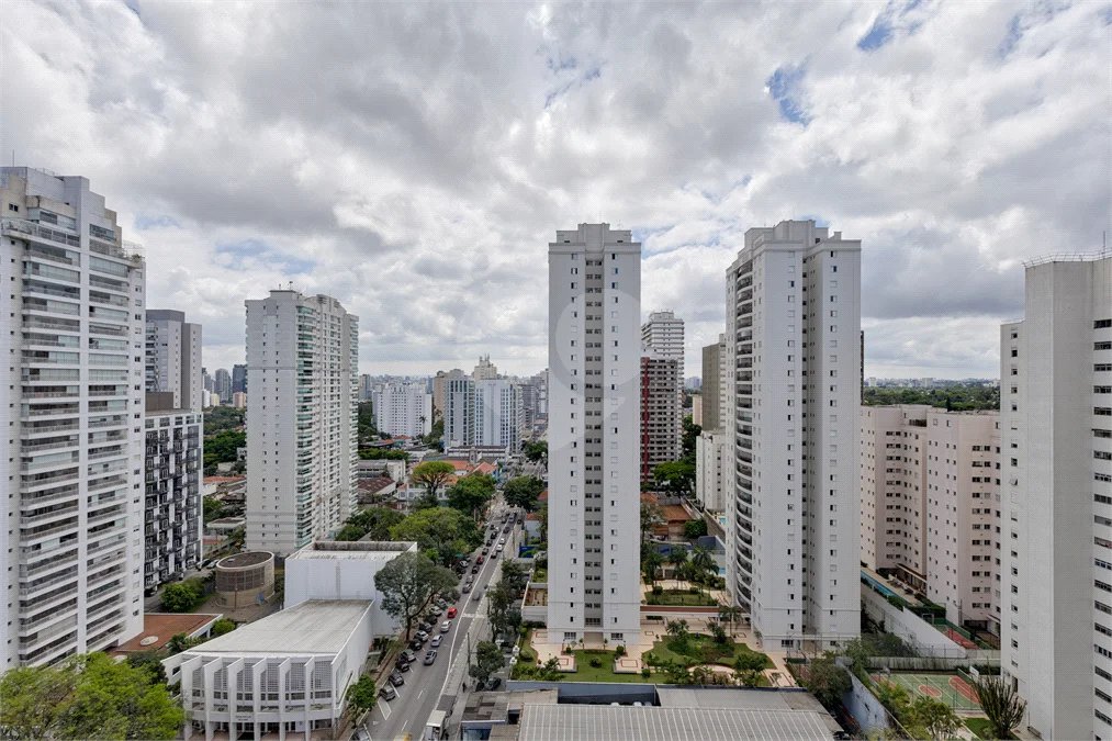 Apartamento à venda com 2 suítes em Santo Amaro, São Paulo, SP