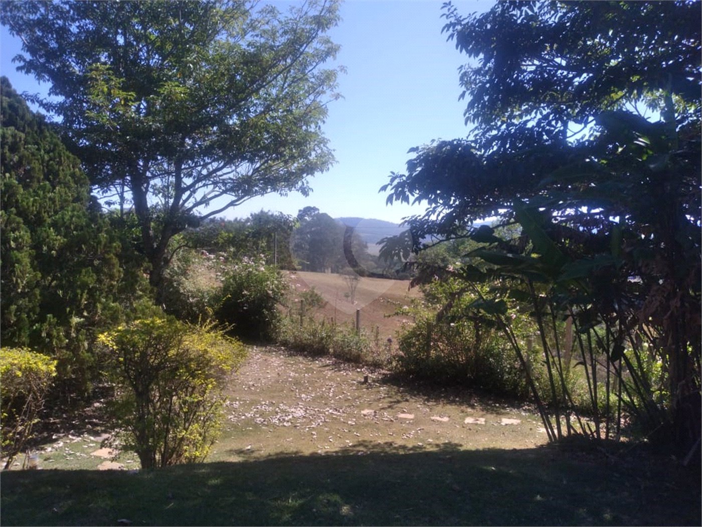 Chácara à venda com 4 quartos, sendo 2 suítes, em Loteamento Village de Atibaia, Atibaia, SP