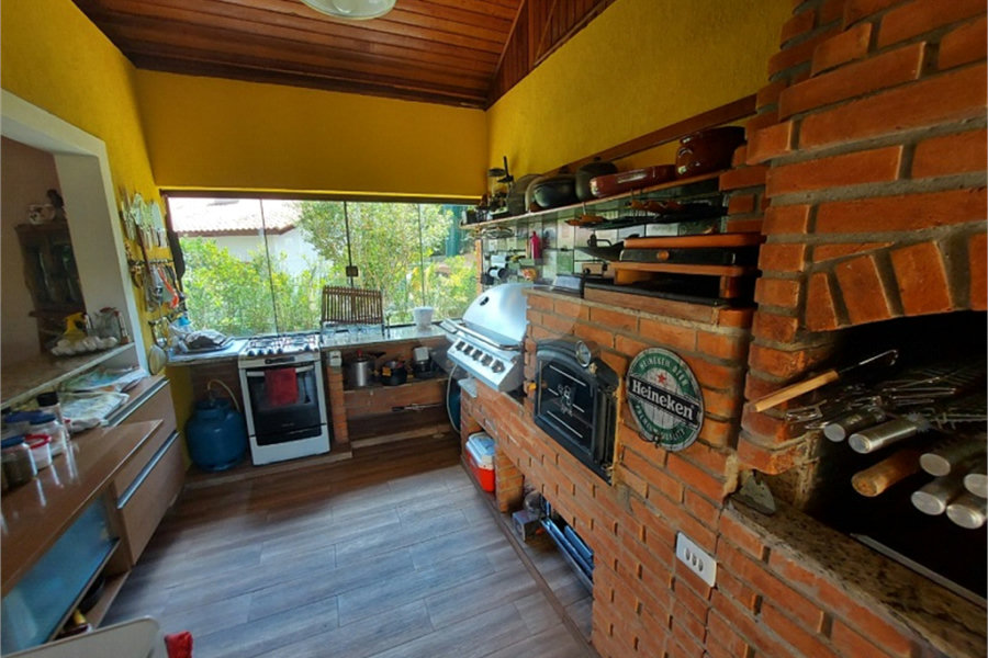 Casa à venda com 5 suítes em Canguera, São Roque, SP