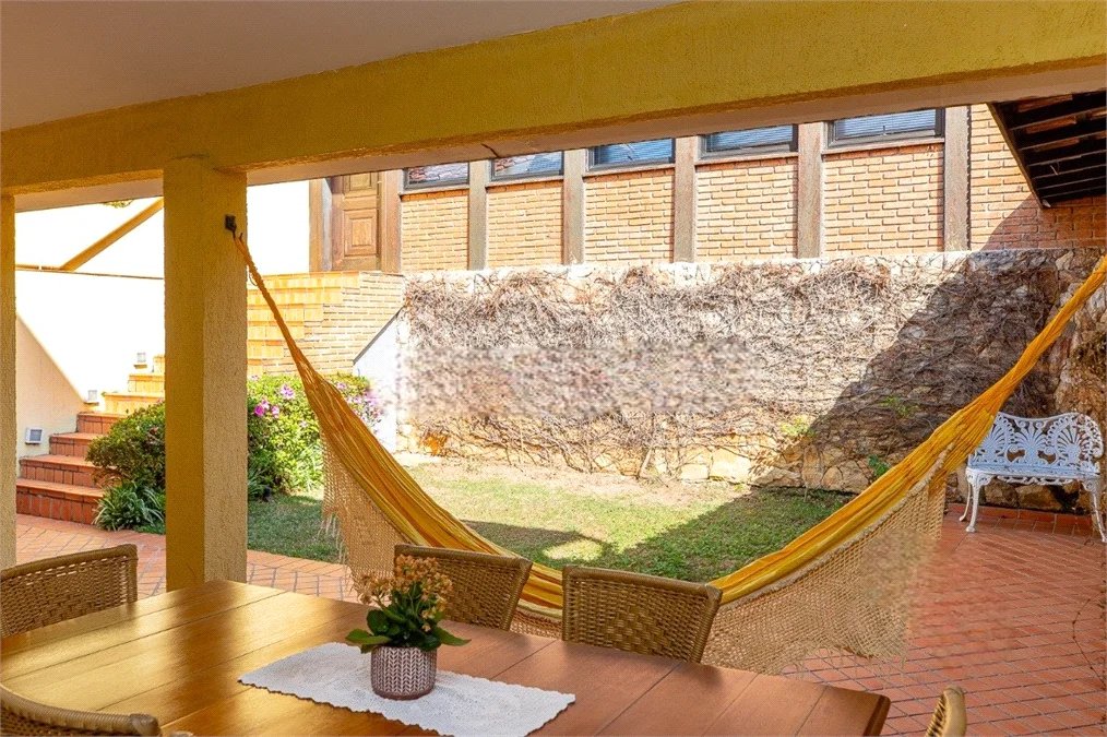 Sobrado à venda com 4 quartos, sendo 2 suítes, em Vila Madalena, São Paulo, SP