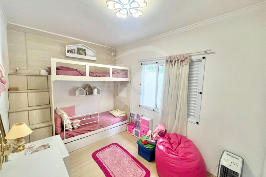 Sobrado à venda com 3 quartos, sendo 1 suíte,  em Tremembé, São Paulo, SP