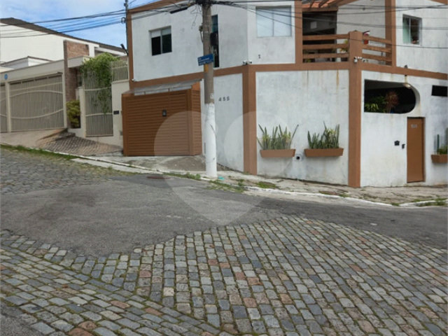 Sobrado à venda ou para alugar com 3 quartos, sendo 13 suítes,  em Santana, São Paulo, SP