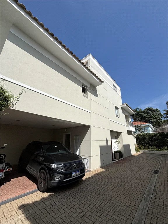 Casa à venda com 4 quartos, sendo 3 suítes,  no condomínio Vila Carmel, São Paulo - SP