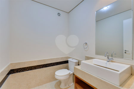 Apartamento para alugar com 4 suítes em Santo Amaro, São Paulo, SP