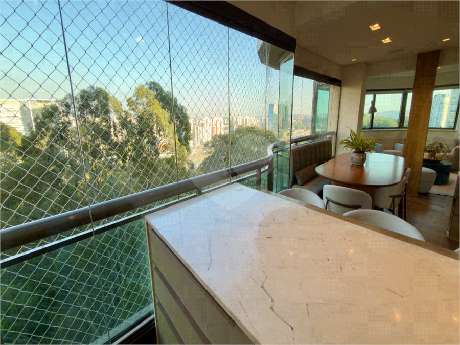 Apartamento à venda ou para alugar com 4 suítes em Jardim Fonte do Morumbi, São Paulo, SP