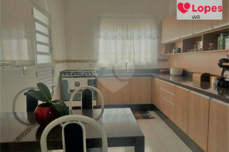 Casa à venda com 5 quartos, sendo 1 suíte, em Jardim Shangri-lá, Atibaia, SP
