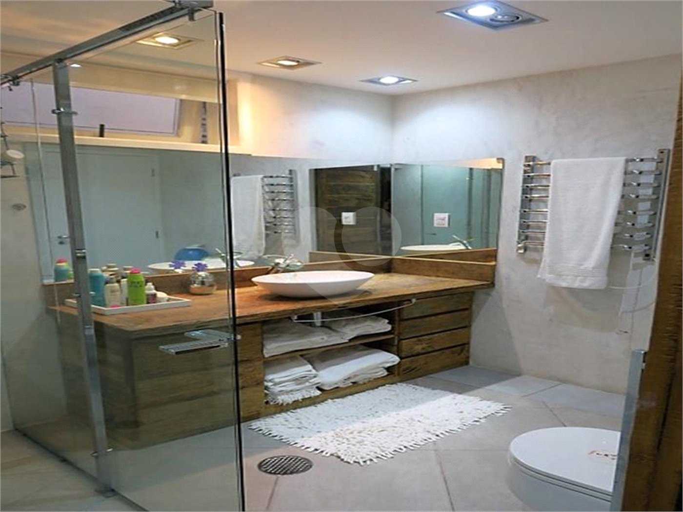 Casa em condomínio à venda com 4 quartos, sendo 3 suítes, em Jardim Vitória Régia, São Paulo, SP