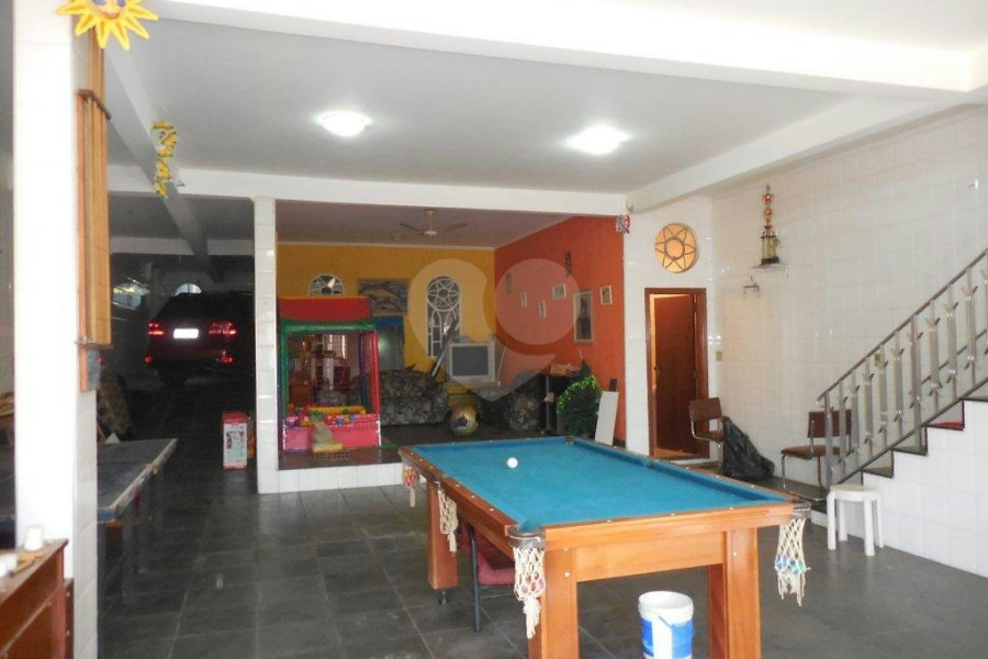 Sobrado à venda com 4 quartos, sendo 3 suítes, em Vila Gustavo, São Paulo, SP