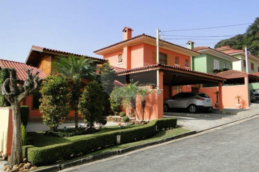 Casa à venda com 4 suítes em Horto Florestal, São Paulo, SP