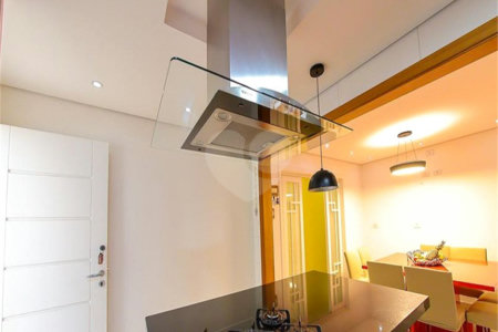 Sobrado à venda com 4 quartos, sendo 3 suítes, em Vila Mazzei, São Paulo, SP