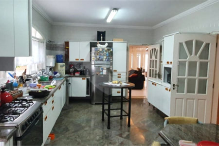 Casa à venda com 5 quartos, sendo 3 suítes, no condomínio Village Sans Souci, Valinhos - SP