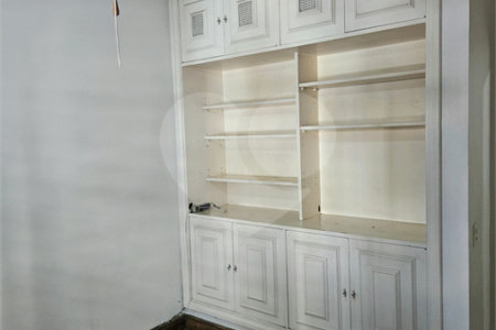 Apartamento à venda com 3 quartos, sendo 1 suíte,  em Itaim Bibi, São Paulo, SP