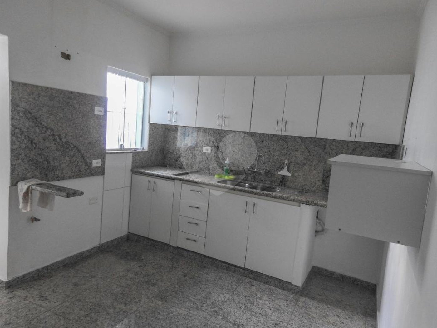 Casa Térrea à venda com 4 quartos, sendo 2 suítes, em Jardim das Bandeiras, São Paulo, SP