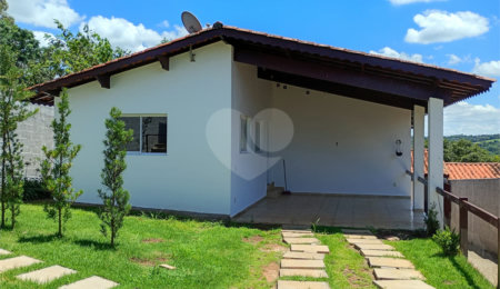 Casa Térrea à venda com 3 quartos em Guaxinduva, Atibaia, SP