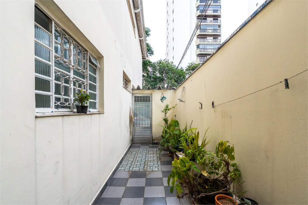 Sobrado à venda com 4 quartos, sendo 1 suíte, em Brooklin, São Paulo, SP