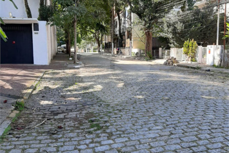 Sobrado à venda com 4 quartos em Vila Mariana, São Paulo, SP