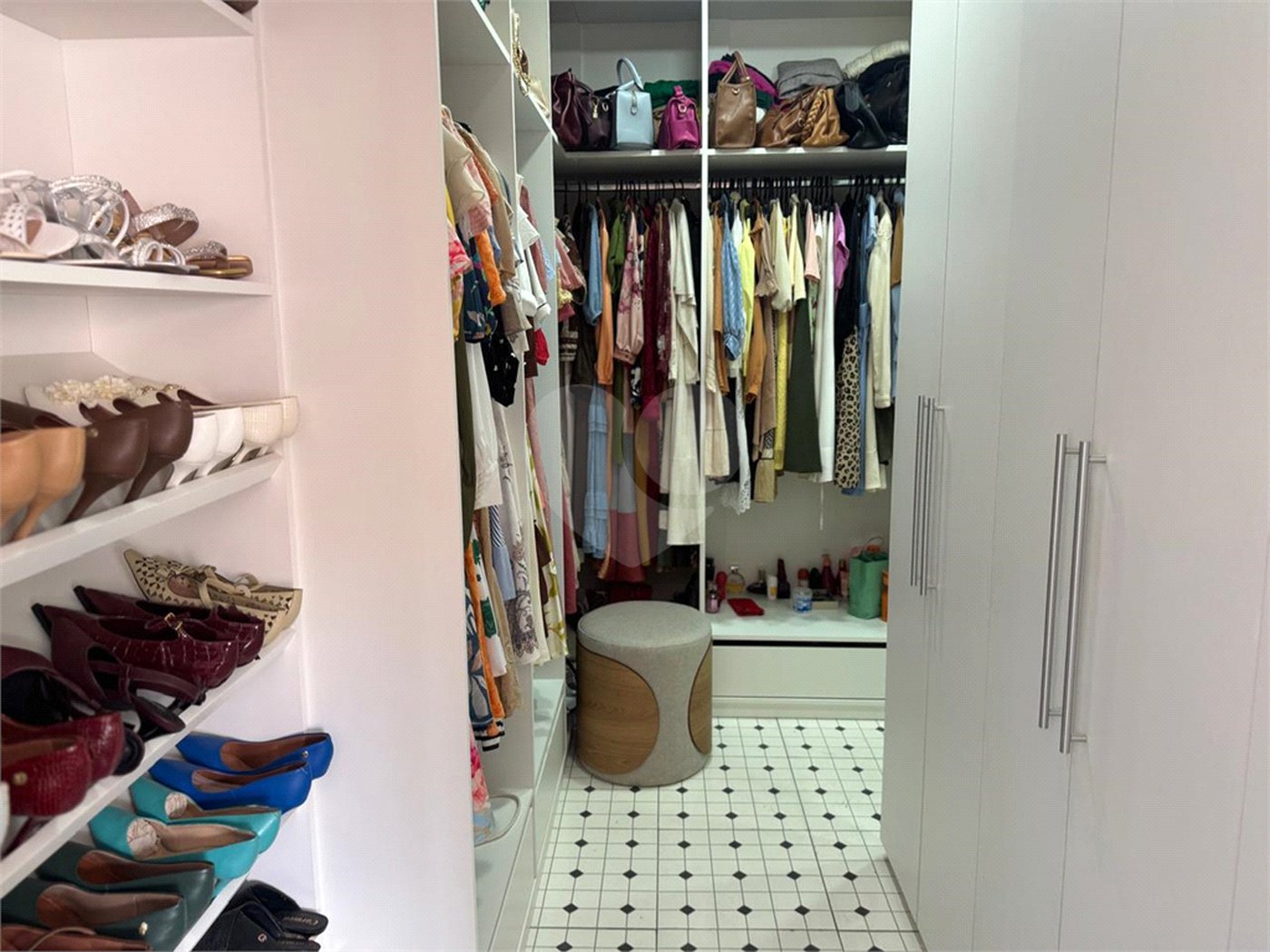 Sobrado à venda com 3 quartos, sendo 1 suíte,  no Centro, Itapetininga, SP