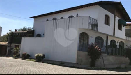 Casa à venda com 4 quartos, sendo 1 suíte,  em Vila Galvão, Guarulhos, SP