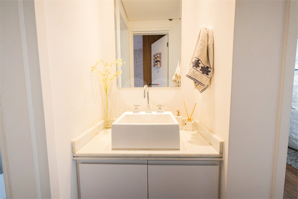 Apartamento à venda com 2 quartos, sendo 1 suíte, em Pinheiros, São Paulo, SP