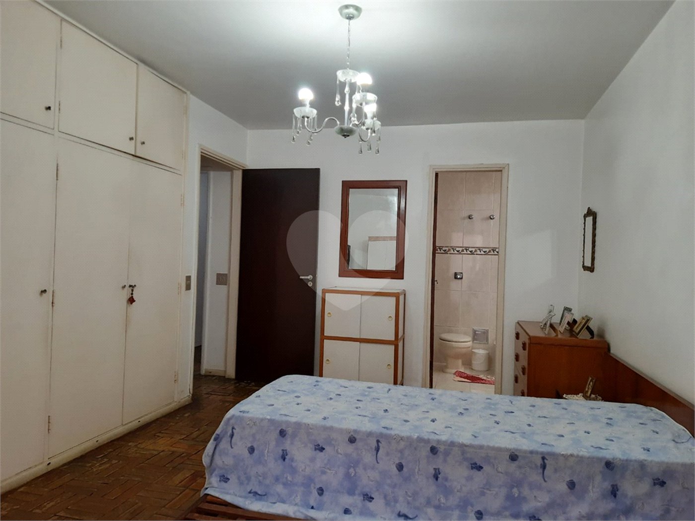 Casa à venda com 4 quartos, sendo 1 suíte,  em Parque Continental, São Paulo, SP