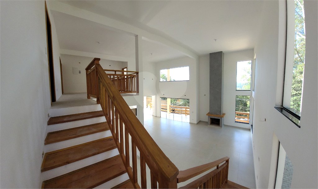 Casa à venda com 4 suítes no condomínio Sausalito, Mairiporã - SP