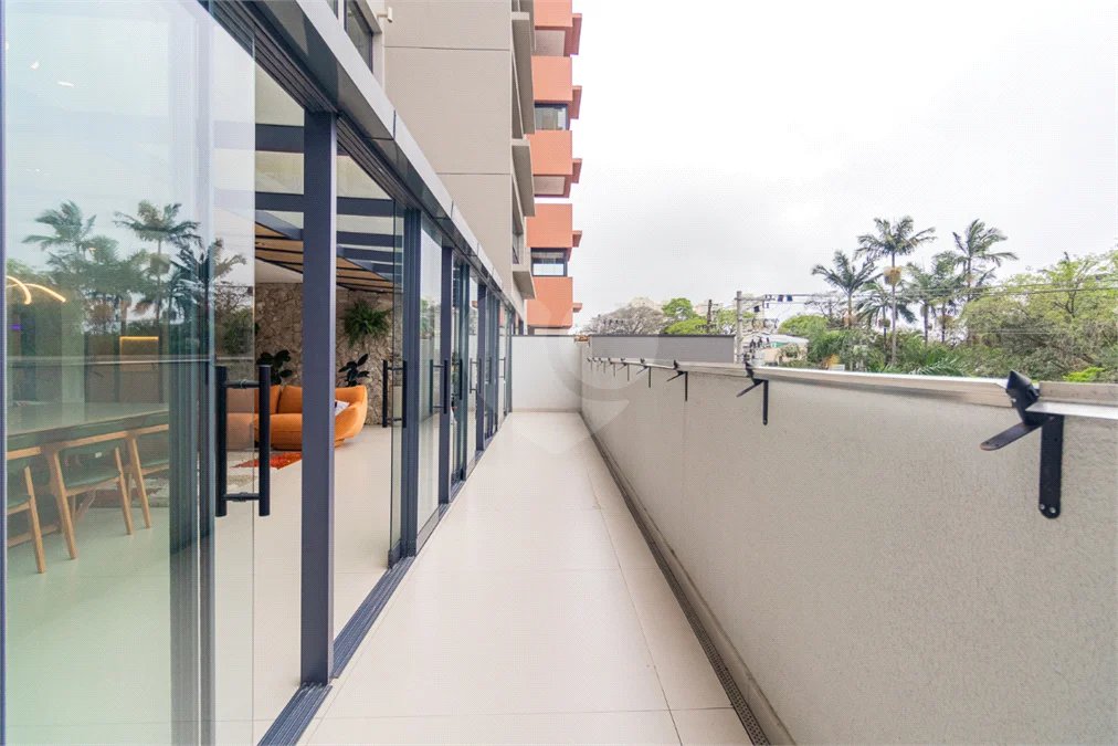 Apartamento 3 suítes 4 vagas 318m² a venda na Vila Sofia - São Paulo