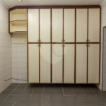 Casa à venda com 4 quartos, sendo 3 suítes,  no condomínio Vila das Flores, São Paulo - SP
