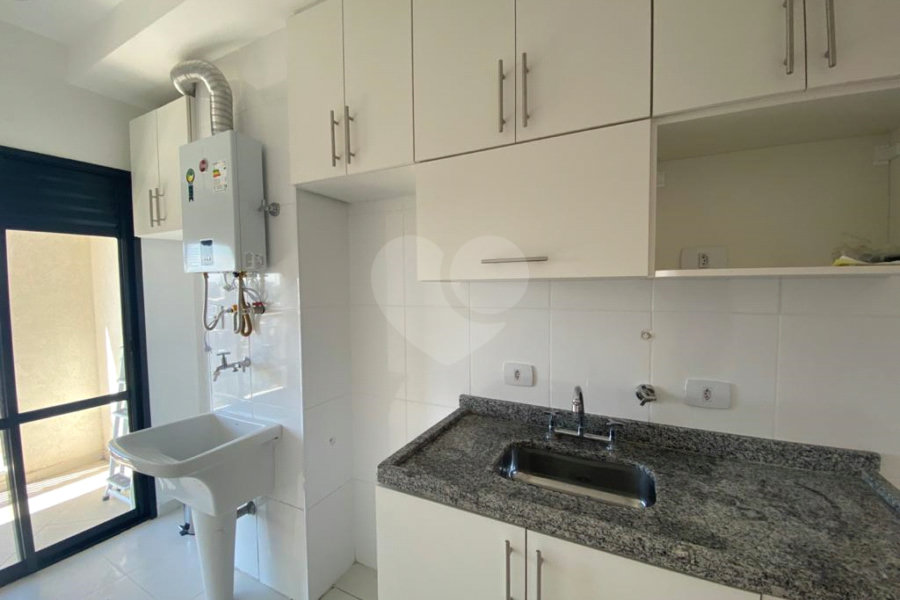 Apartamento à venda ou para alugar com 2 quartos, sendo 1 suíte, em Condomínio Granja Viana Ii, Cotia, SP