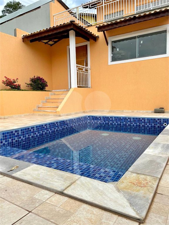 Casa à venda com 3 quartos, sendo 1 suíte, no condomínio Mirante da Mantiqueira, Mairiporã - SP