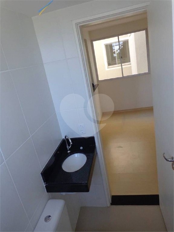 Apartamento no Condomínio Mont Royal.