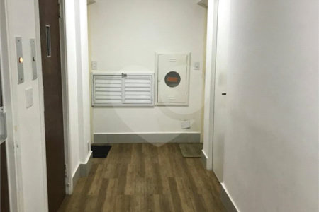 Espaço e Segurança no Bom Retiro: Apartamento de 100 m² com Infraestrutura Completa