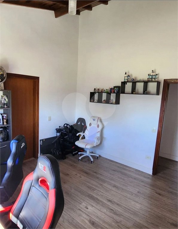 CASA EM CONDOMÍNIO FECHADO COM 220M² Área Construída e 1500m² de Area Total com 4 Suítes. Cond Village de Atibaia - Atibaia -Sp