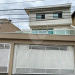 Excelente sobrado com piscina e churrasqueira