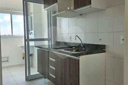 Apartamento à venda no bairro Santa Cecília.