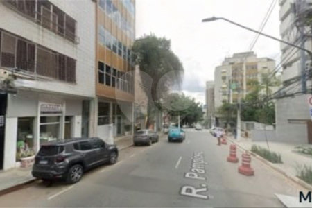 Sobrado comercial com 150m² , 7 salas , 3 banheiros , para locação na Bela Vista.