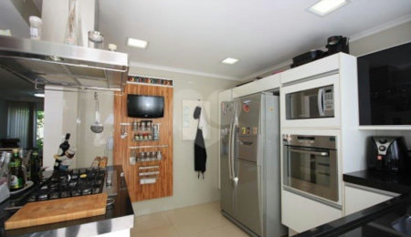 Casa à venda com 4 quartos, sendo 2 suítes,  no condomínio Melbourne Residence, São Paulo - SP
