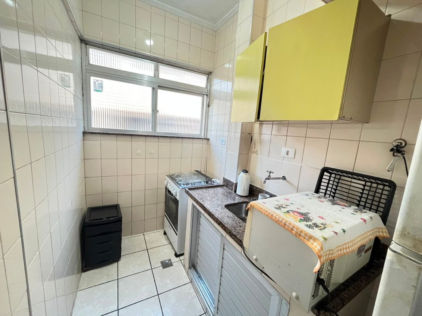 Apartamento na Quadra da Praia na Ponta da Praia – Andar Alto | Excelente Oportunidade em Santos!