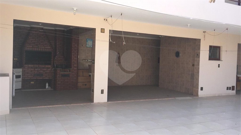 Sobrado à venda com 6 quartos, sendo 3 suítes, em Jardim Refúgio, Sorocaba, SP