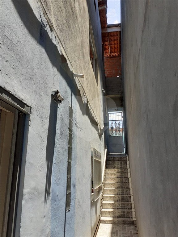 Sobrado à venda com 5 quartos, sendo 1 suíte, em Jardim Cumbica, Guarulhos, SP