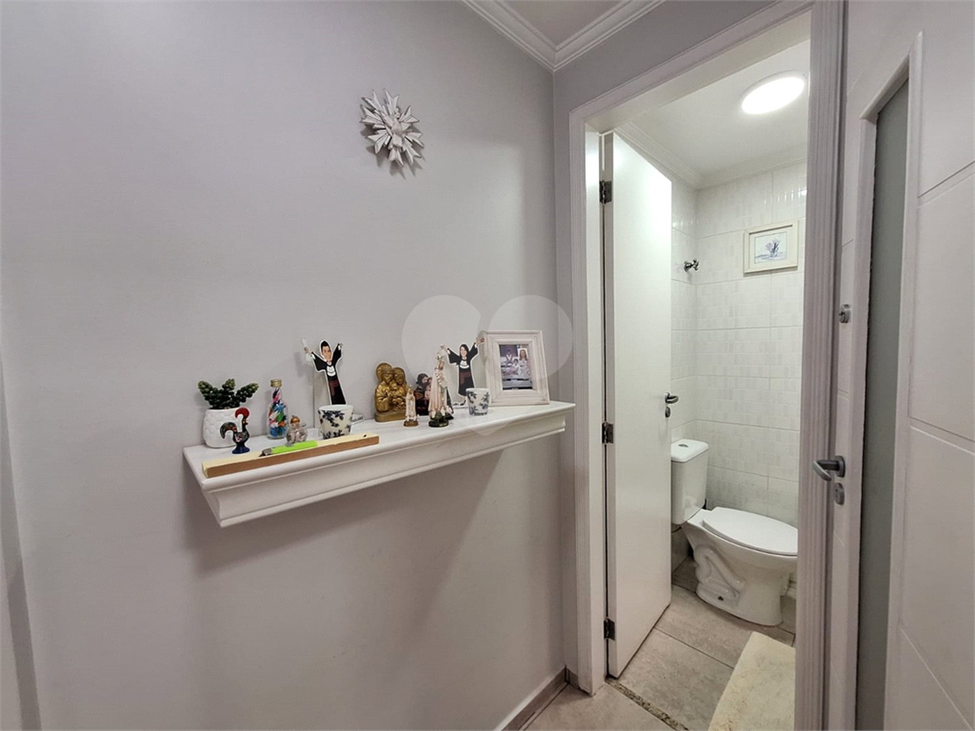 Casa à venda com 3 quartos, sendo 1 suíte, no condomínio Villaggio Tronchim, São Paulo - SP