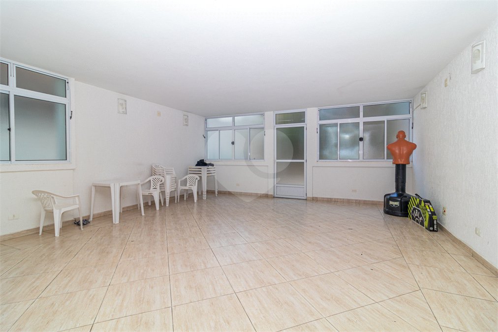 Apartamento à venda com 4 quartos, sendo 1 suíte,  em Higienópolis, São Paulo, SP