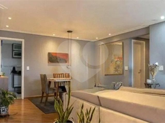 Apartamento à venda com 3 quartos, sendo 1 suíte,  em Saúde, São Paulo, SP